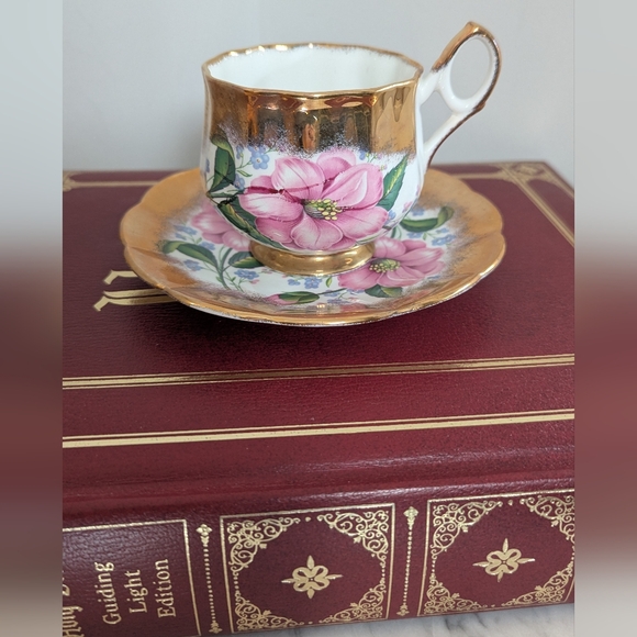 Elizabethan Fine China Set By Taylor & Kent England - Picture 2 of 5